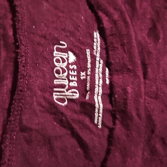 Blame it on my roots Soft Wine Colored T - Picture 3 of 4